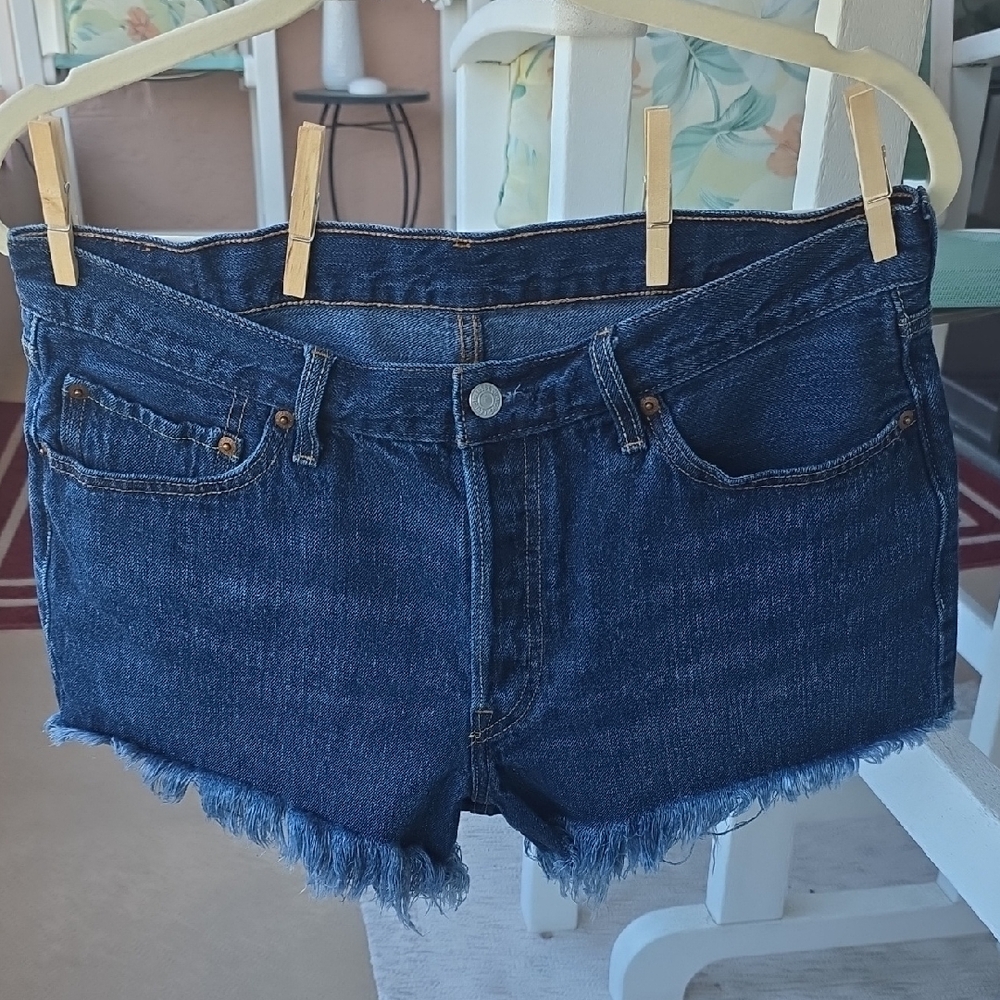 Authentic Levi Strauss & Co Dark Wash Denim Shorts W/fringe 32W 5 Button Front